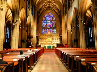 Qué ver y hacer en Lower Manhattan y el Financial District -Trinity Church