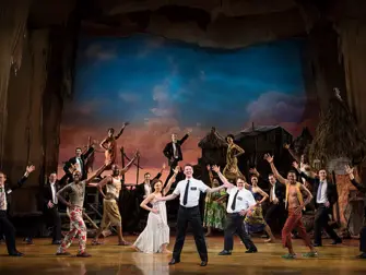 Tickets para The Book of Mormon en Broadway - Con los lugareños