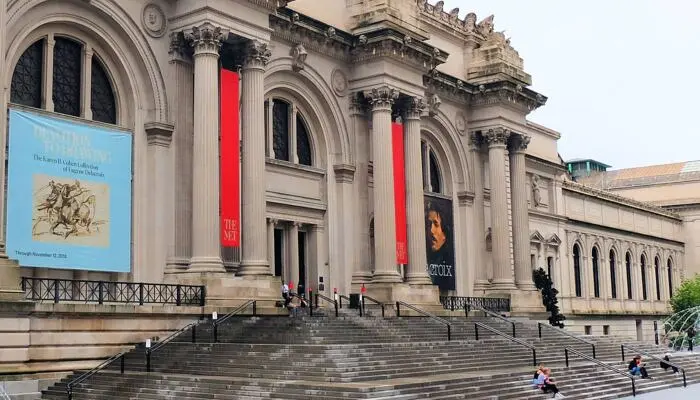 Tour Gossip Girl - Escalones The Met