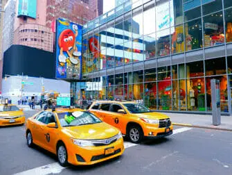 Qué ver y hacer en Theater District - M&M Store