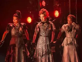 Tickets para Hadestown en Broadway - Tres Moiras